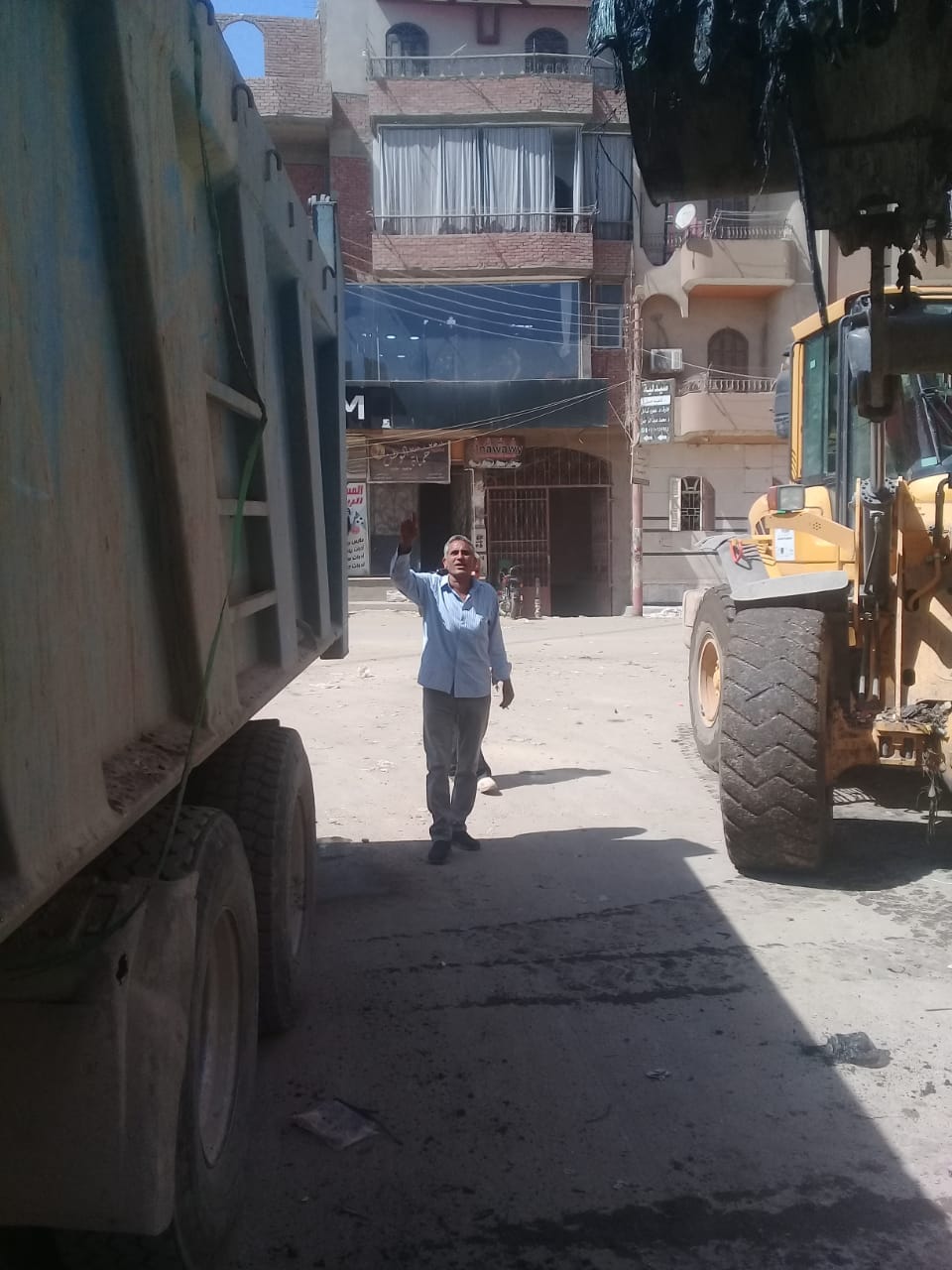 حملة لرفع المخلفات الصلبة من نقاط التجمع ورفع كفاءة شوارع مدينة ديروط