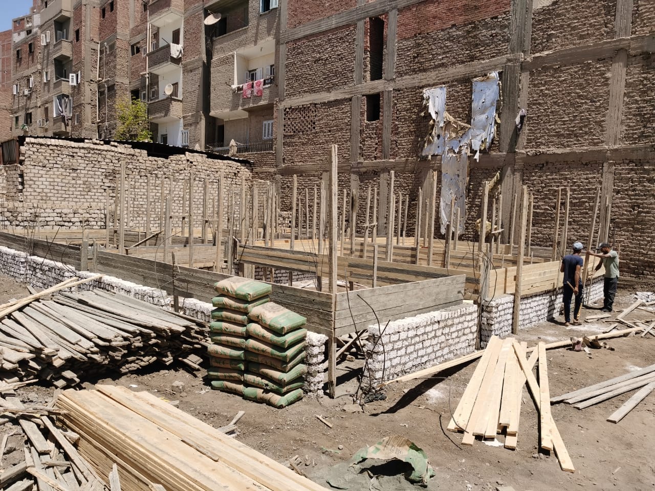 إزالة 7 حالات تعدي على أراضي زراعيه بالوحده المحليه بالقوصية أسيوط 