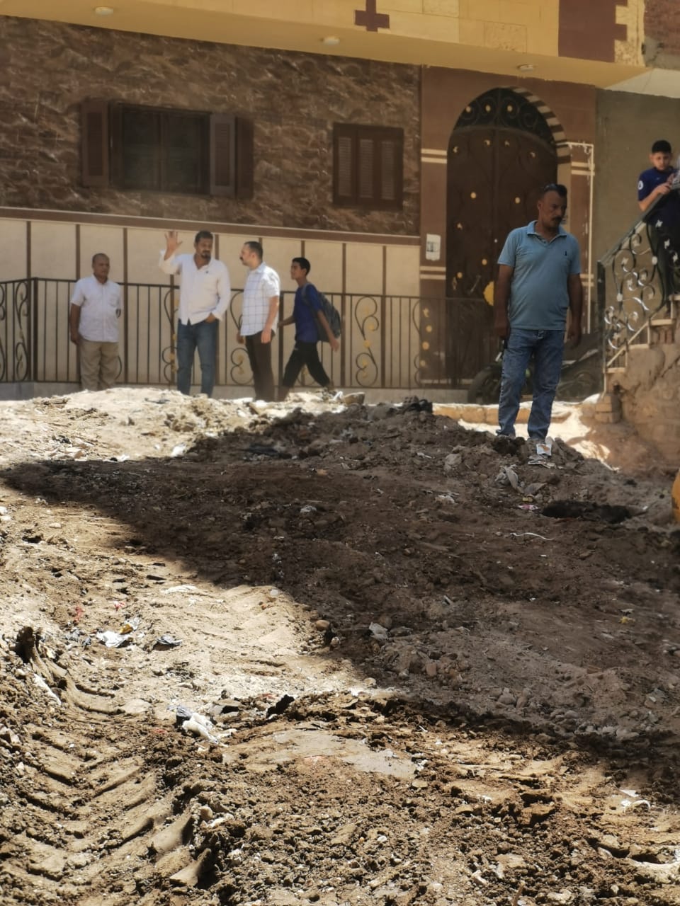 إزالة 7 حالات تعدي على أراضي زراعيه بالوحده المحليه بالقوصية أسيوط 