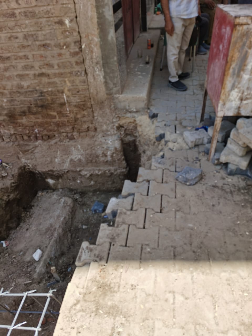 إزالة 7 حالات تعدي على أراضي زراعيه بالوحده المحليه بالقوصية أسيوط 