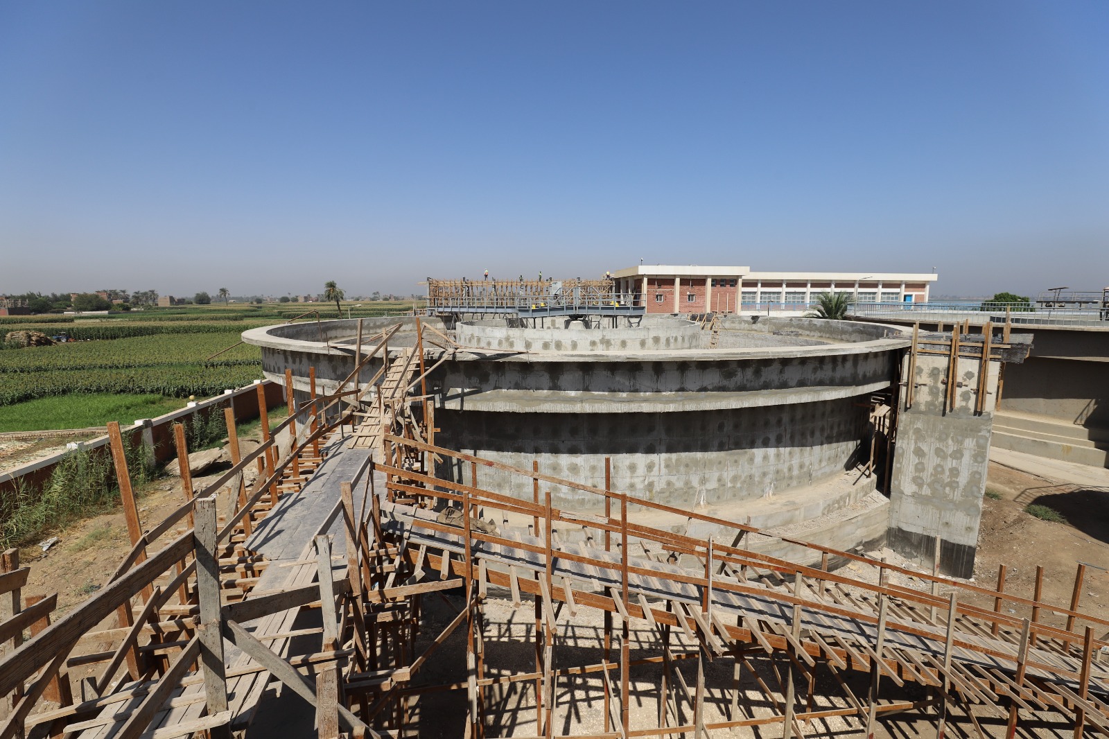 مياه أسيوط تتتابع نسب تنفيذ مشروعات تطوير قرى الريف المصري