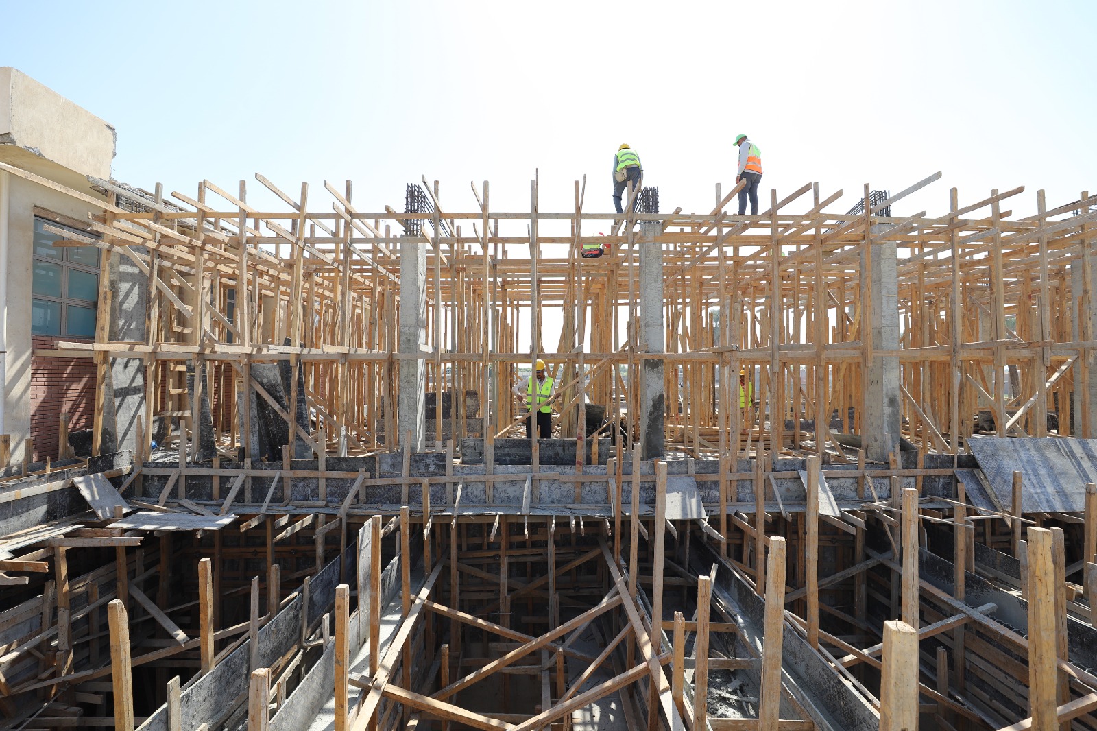 مياه أسيوط تتتابع نسب تنفيذ مشروعات تطوير قرى الريف المصري