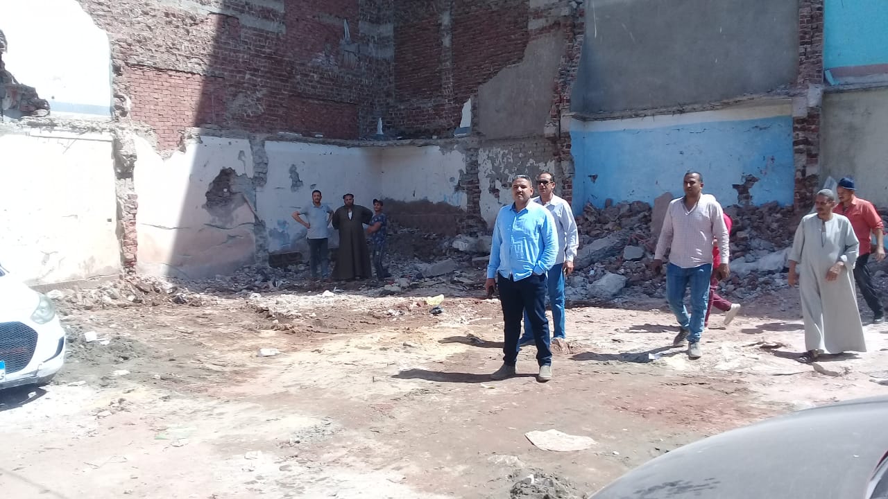 محافظ أسيوط: إزالة 13حالة تعدى علي أراضي زراعية وبناء مخالف بـ3 مراكز