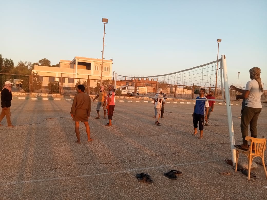 دوري كرة طائرة للشباب بالخارجة