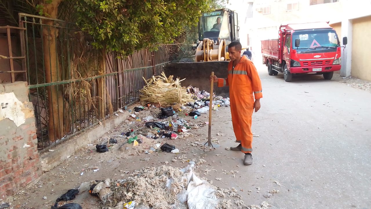 محافظ أسيوط يعلن رفع 850 طن مخلفات وقمامة وتسوية وتمهيد طرق