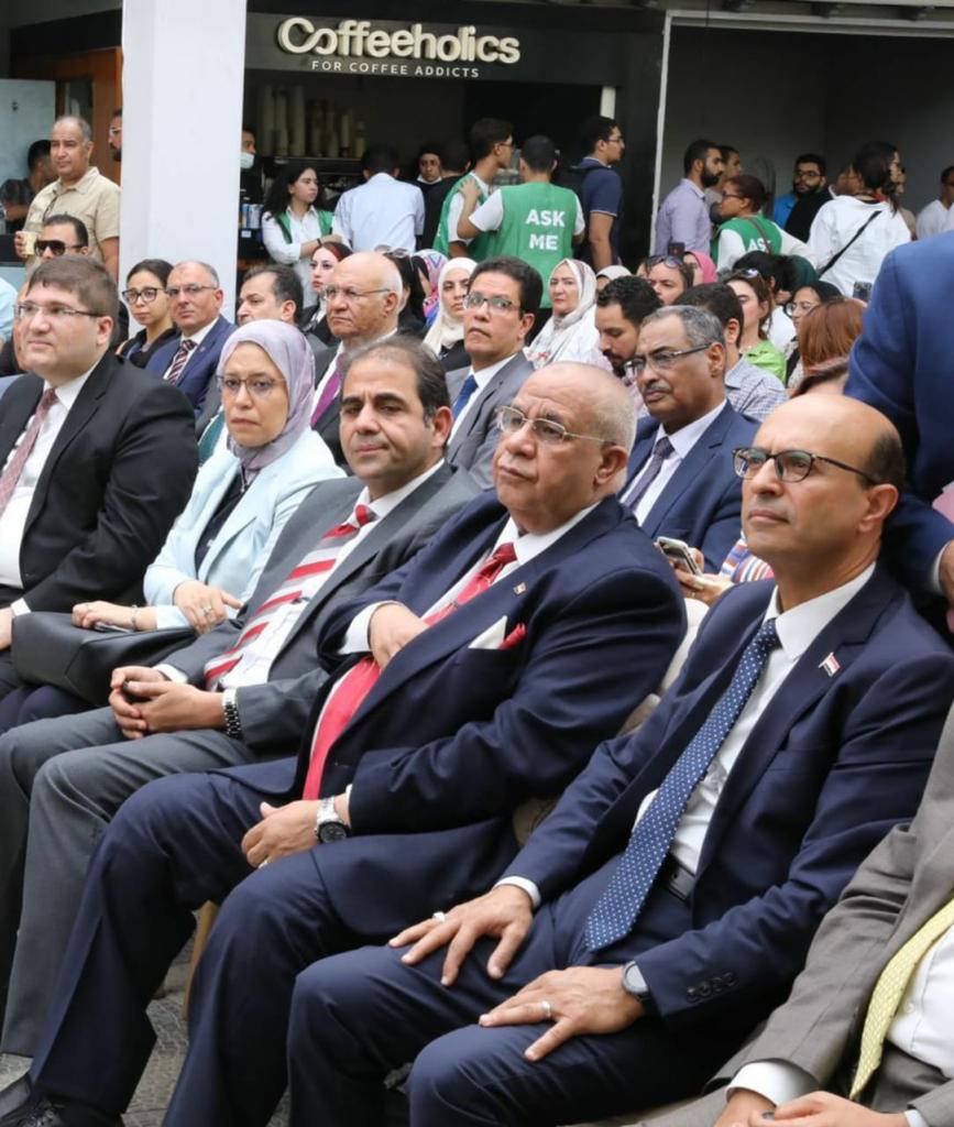 رئيس جامعة اسيوط ووزيرا للتعليم العالي والعمل