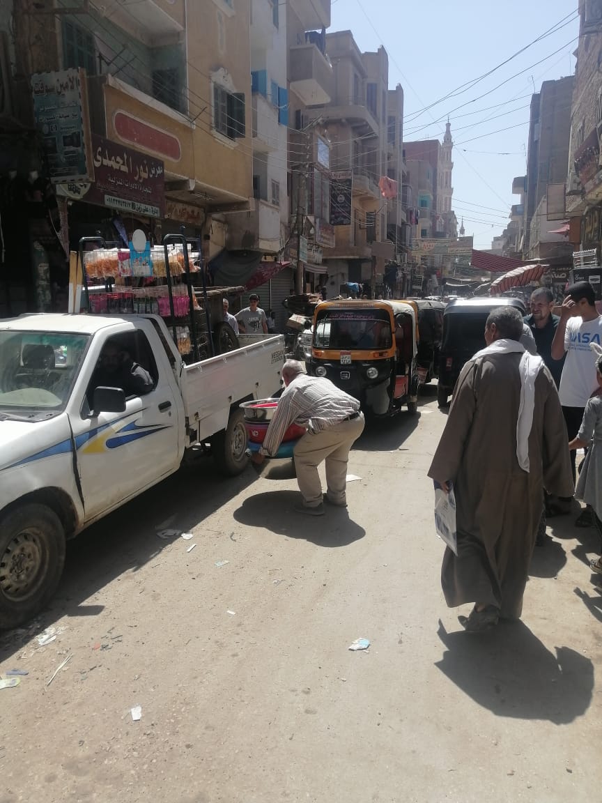 حملة مكبرة لرفع الإشغالات ونظافة وضبط الشارع بمركز ومدينة ديروط 