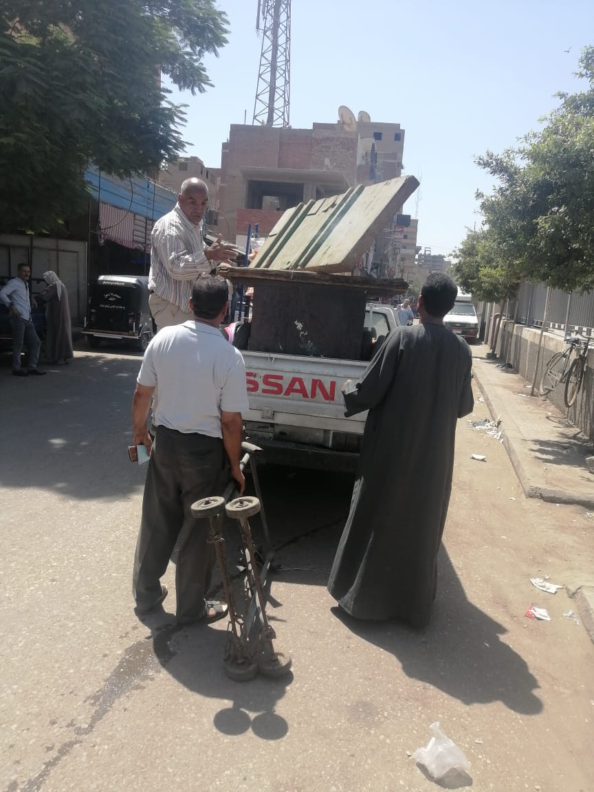 حملة مكبرة لرفع الإشغالات ونظافة وضبط الشارع بمركز ومدينة ديروط 