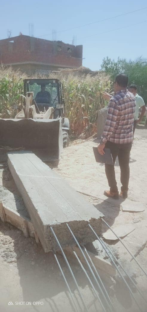 حملة لازالة تعديات علي ارض زراعية واملاك دولة في قري الفتح باسيوط