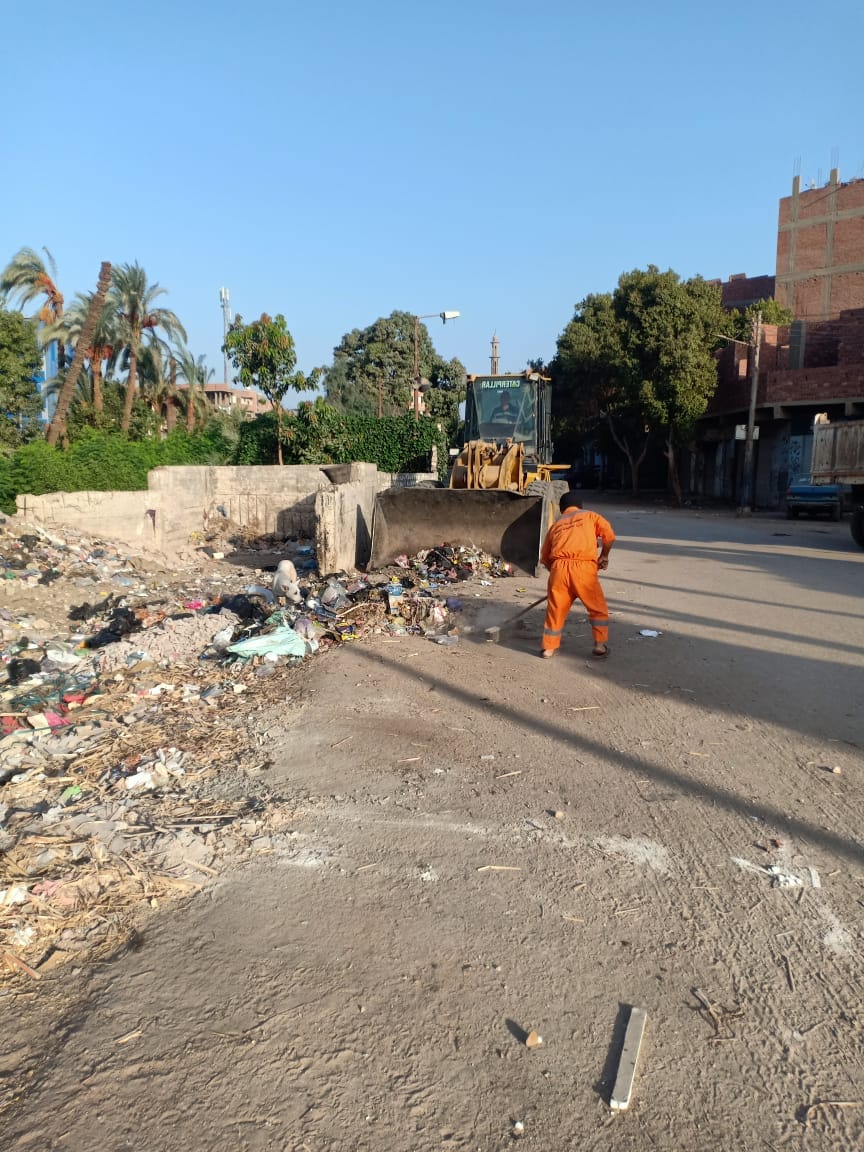 حملة لرفع المخلفات والقمامة ونظافة شوارع مدينة البداري