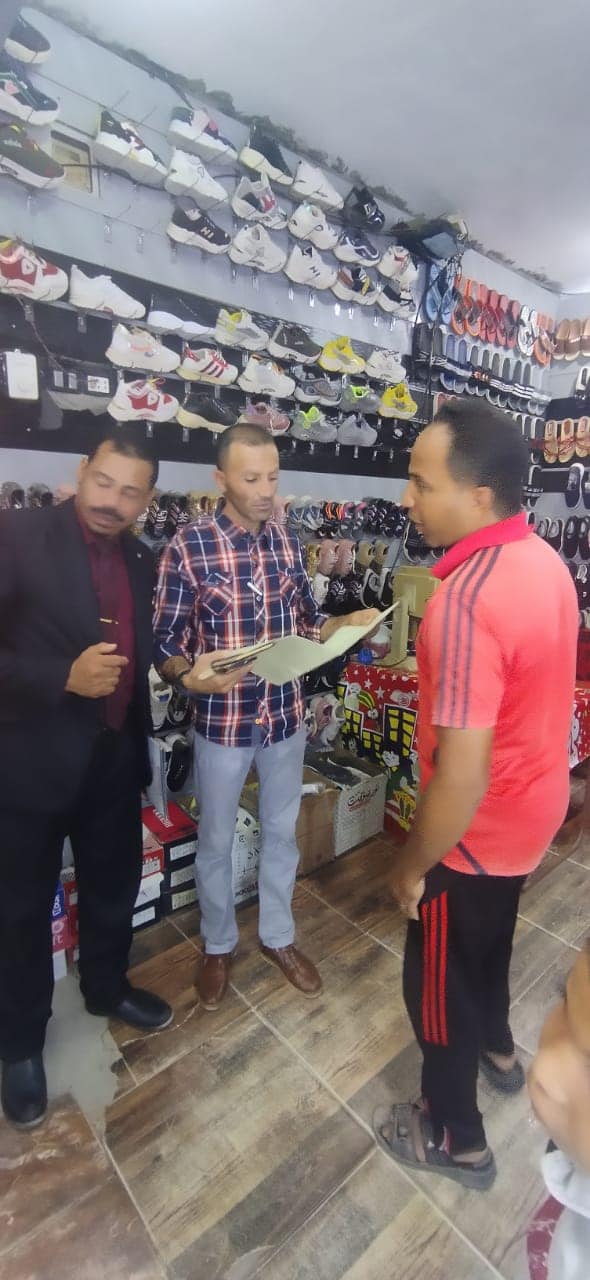 حملة حماية مستهلك لضبط الأسواق وضبط المخالفات في مدينة باريس بالوادي الجديد