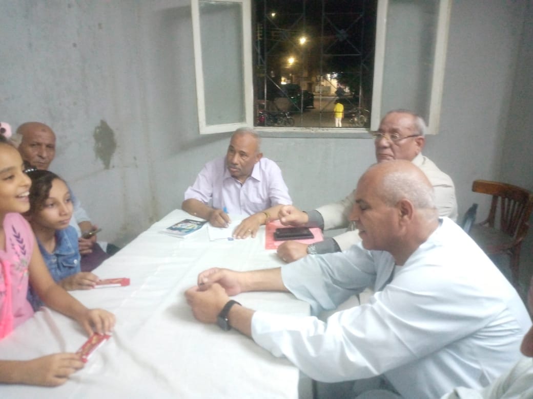 رئيس رابطة الشعراء بأسيوط يناقش القصائد الشعرية الجديدة بنادي أدب ثقافة القوصية