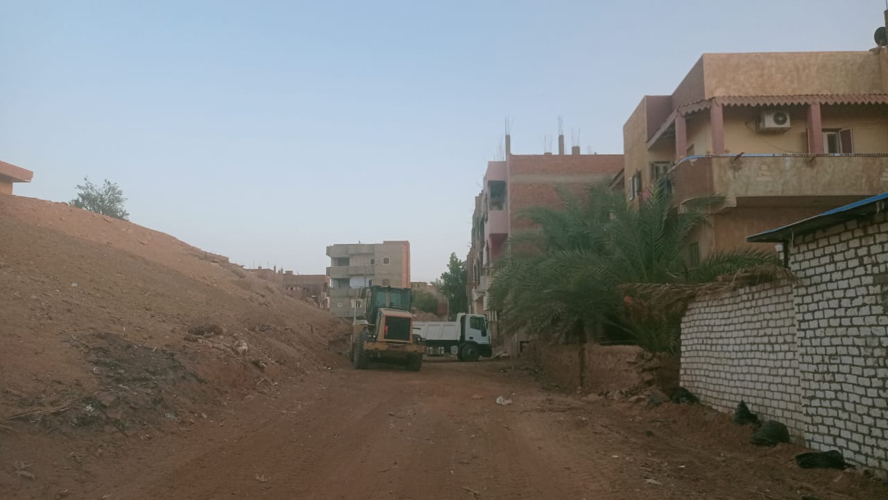 حملة لرفع الاتربة والمخلفات والتراكمات والقمامة وجميع الاشغالات في مدينة موط بالداخلة