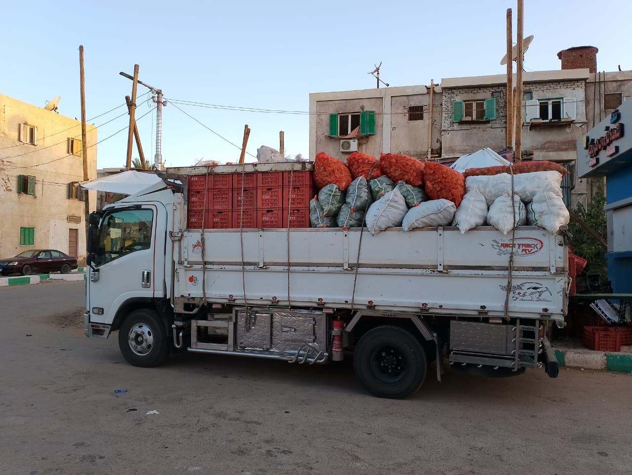 محلية الداخلة توفر بعض الخضروات الأساسية بأسعار مخفضة للمواطنين