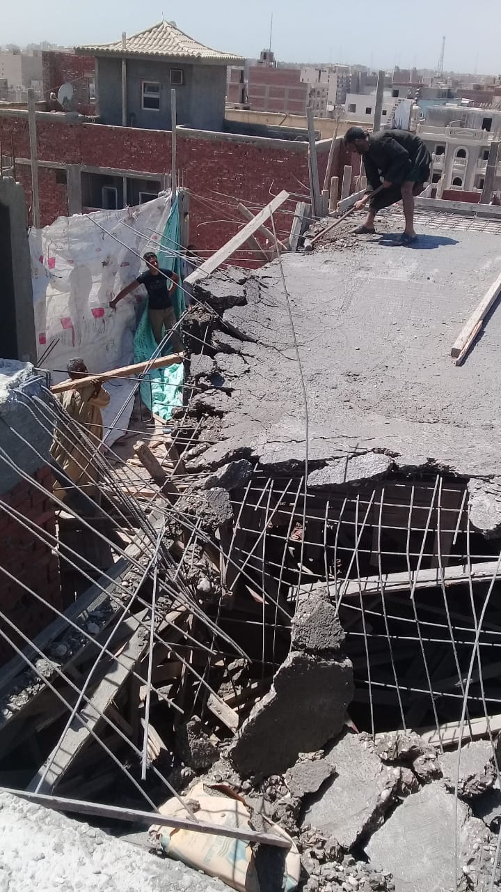 حملة لازالة فورية لبناء الدور 14 مخالف بحي شرق اسيوط