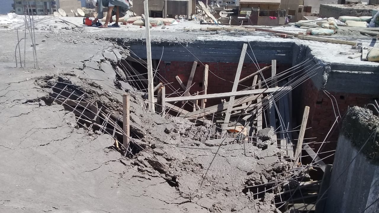 حملة لازالة فورية لبناء الدور 14 مخالف بحي شرق اسيوط