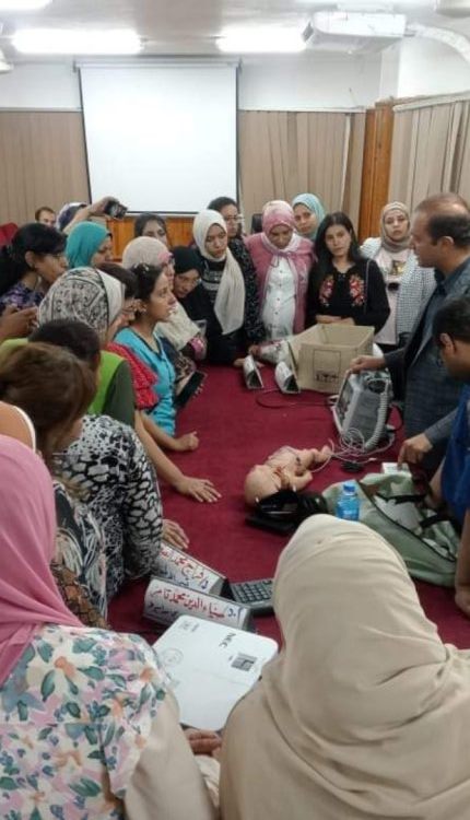 محاضرة توعوية فى طوارئ امراض الجهاز التنفسي بالعناية المركزة بتامين صحي أسيوط