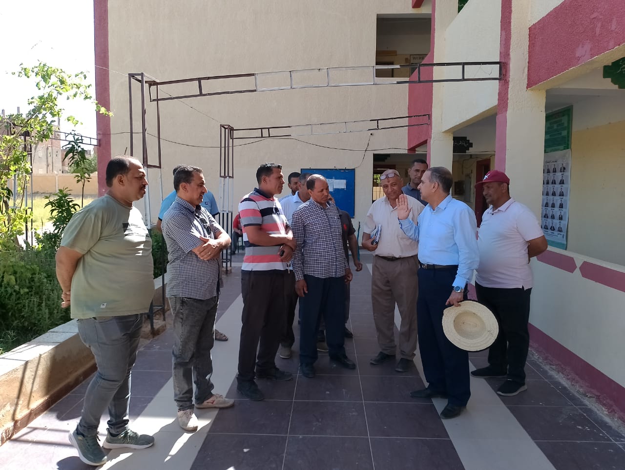 حملة لإزالة الأتربة والمخلفات والتراكمات والقمامة وجميع الاشغالات بمركز الداخلة