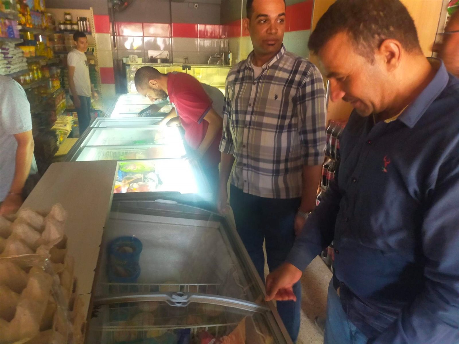 ضبط 40 كيلو كبدة غير صالحة للاستخدام وتحرير 28 محضر متنوع بالفتح