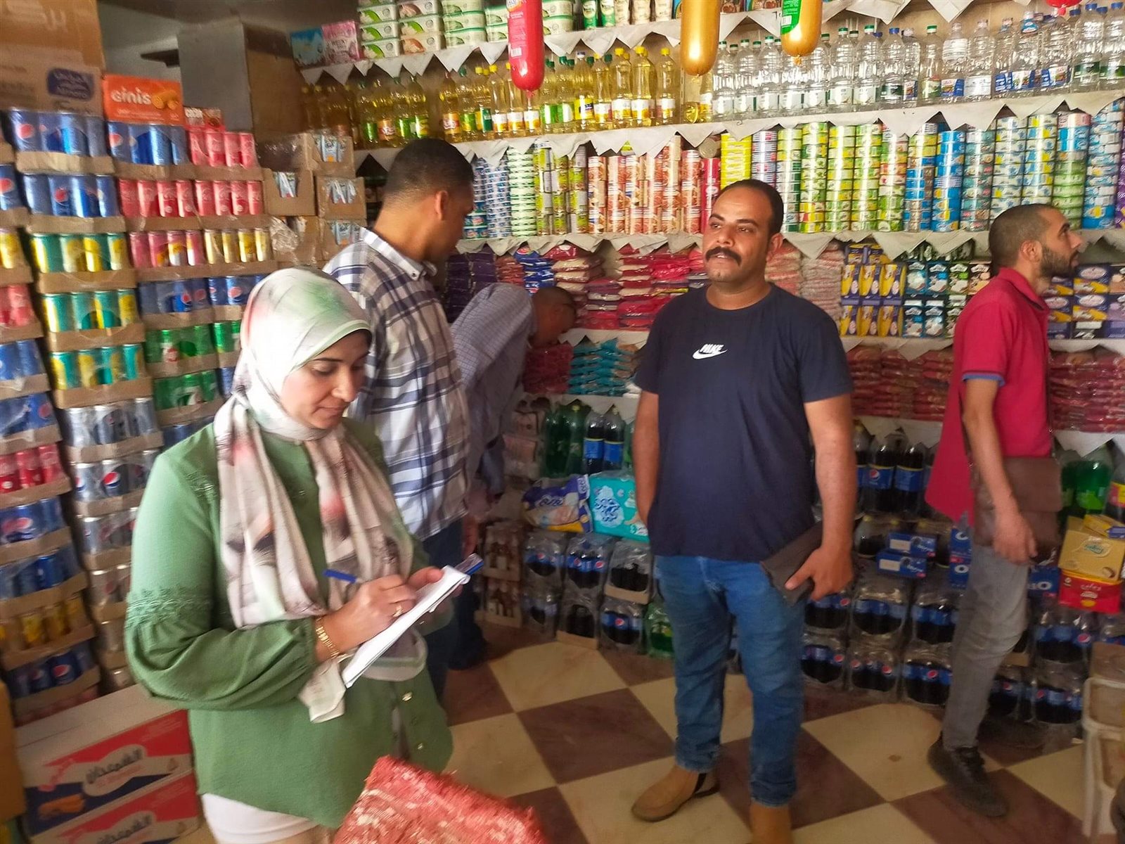 ضبط 40 كيلو كبدة غير صالحة للاستخدام وتحرير 28 محضر متنوع بالفتح