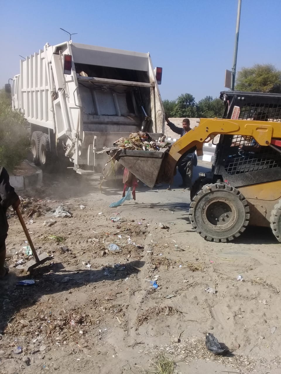 محلية ديروط تنفذ حملة مكبرة لرفع الاشغالات والمخلفات الصلبة وتحسين كفاءة الشوارع