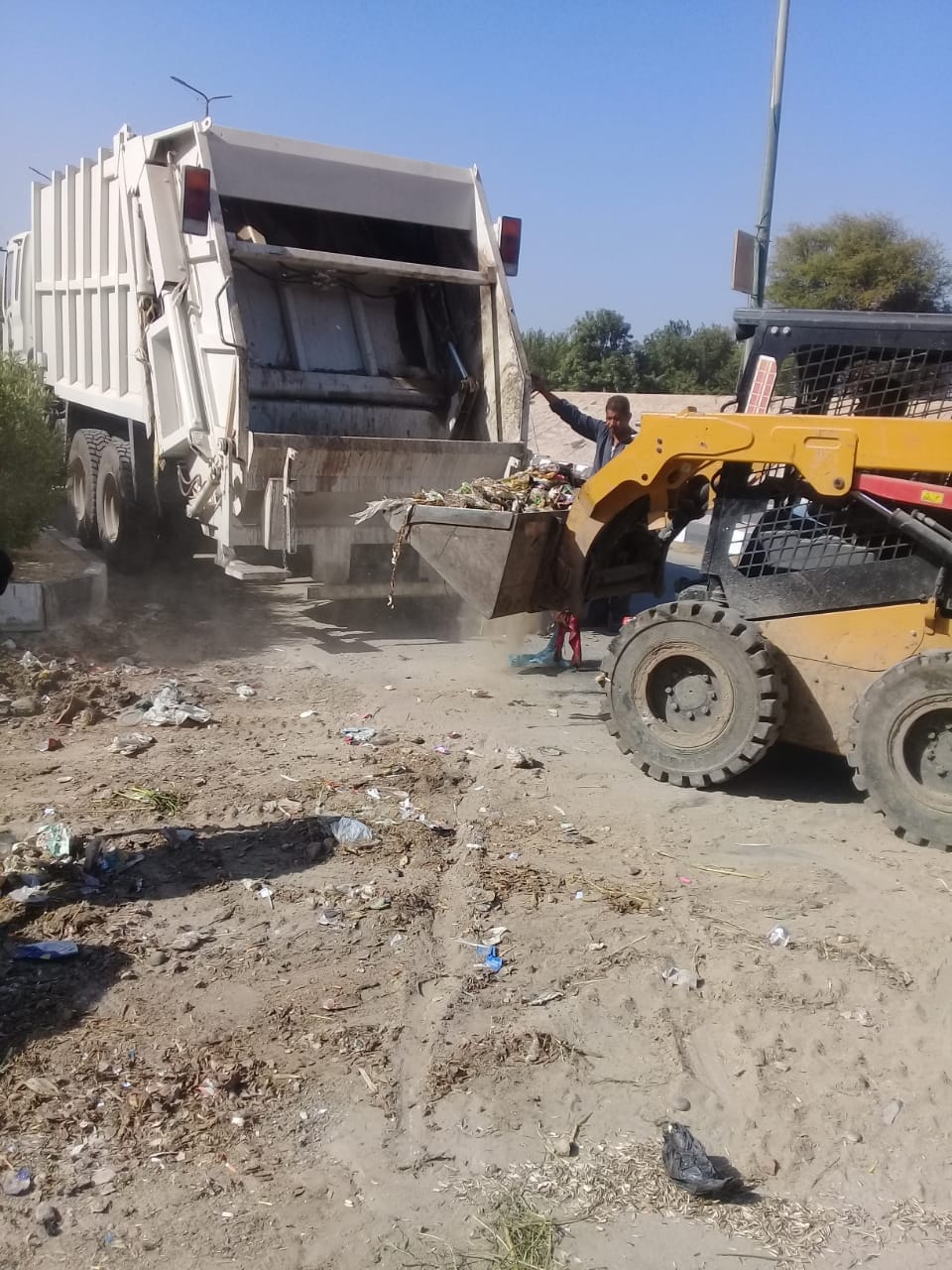 محلية ديروط تنفذ حملة مكبرة لرفع الاشغالات والمخلفات الصلبة وتحسين كفاءة الشوارع