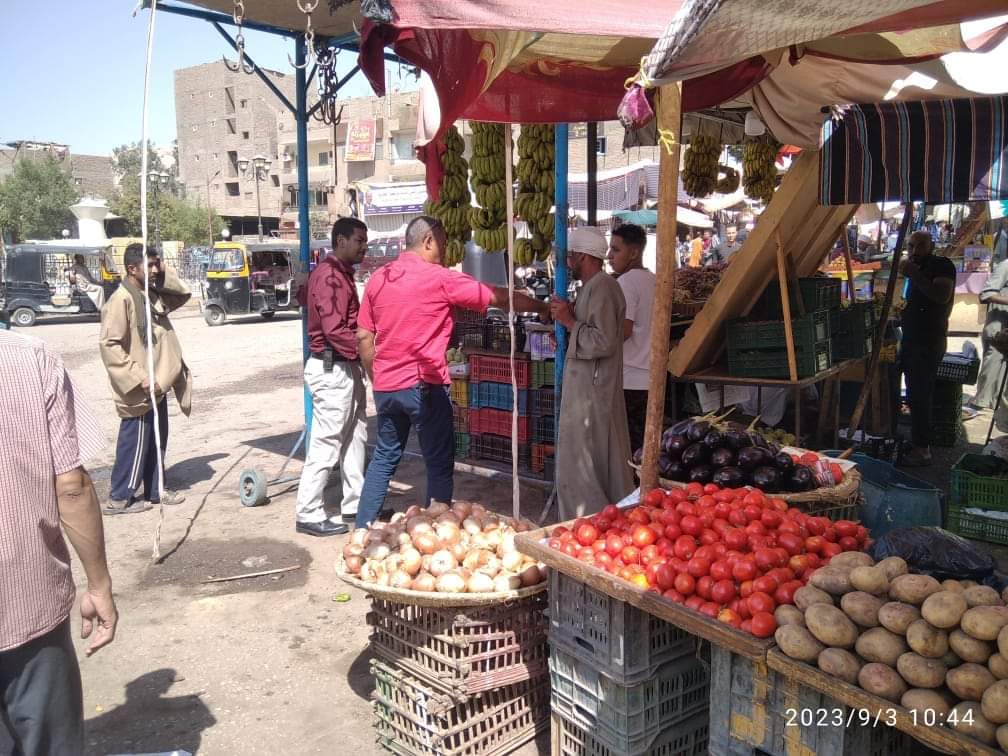 رئيس مركز ومدينة الغنايم ينفذ حملة إشغالات مكبرة بشوارع مدينة الغنايم