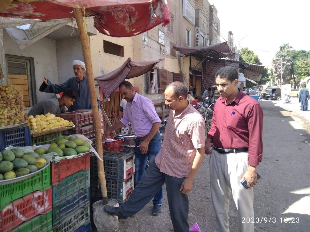 رئيس مركز ومدينة الغنايم ينفذ حملة إشغالات مكبرة بشوارع مدينة الغنايم