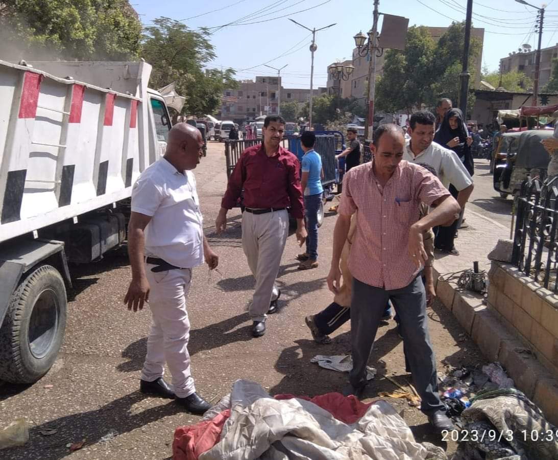 رئيس مركز ومدينة الغنايم ينفذ حملة إشغالات مكبرة بشوارع مدينة الغنايم