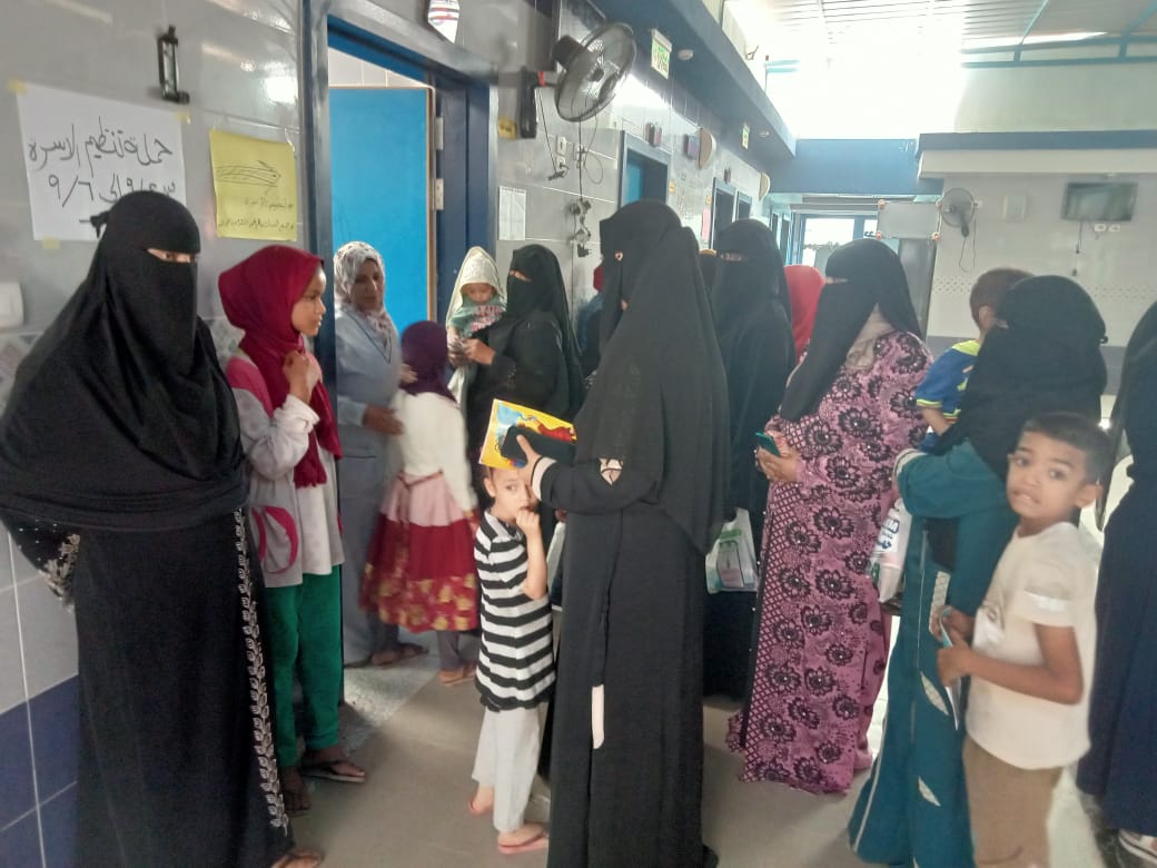 ندوة توعوية حول الصحة الإنجابية وتنظيم الأسرة والكشف المجاني لنساء قرية عواجة