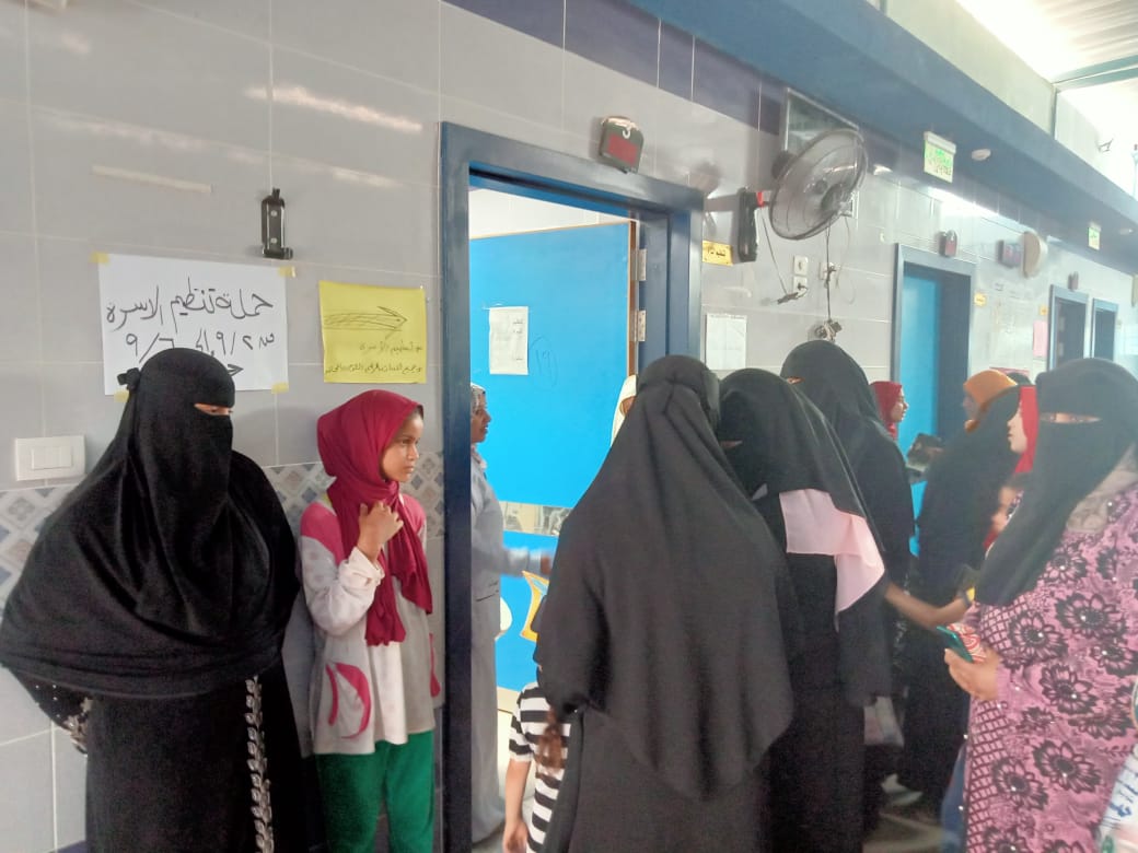 ندوة توعوية حول الصحة الإنجابية وتنظيم الأسرة والكشف المجاني لنساء قرية عواجة