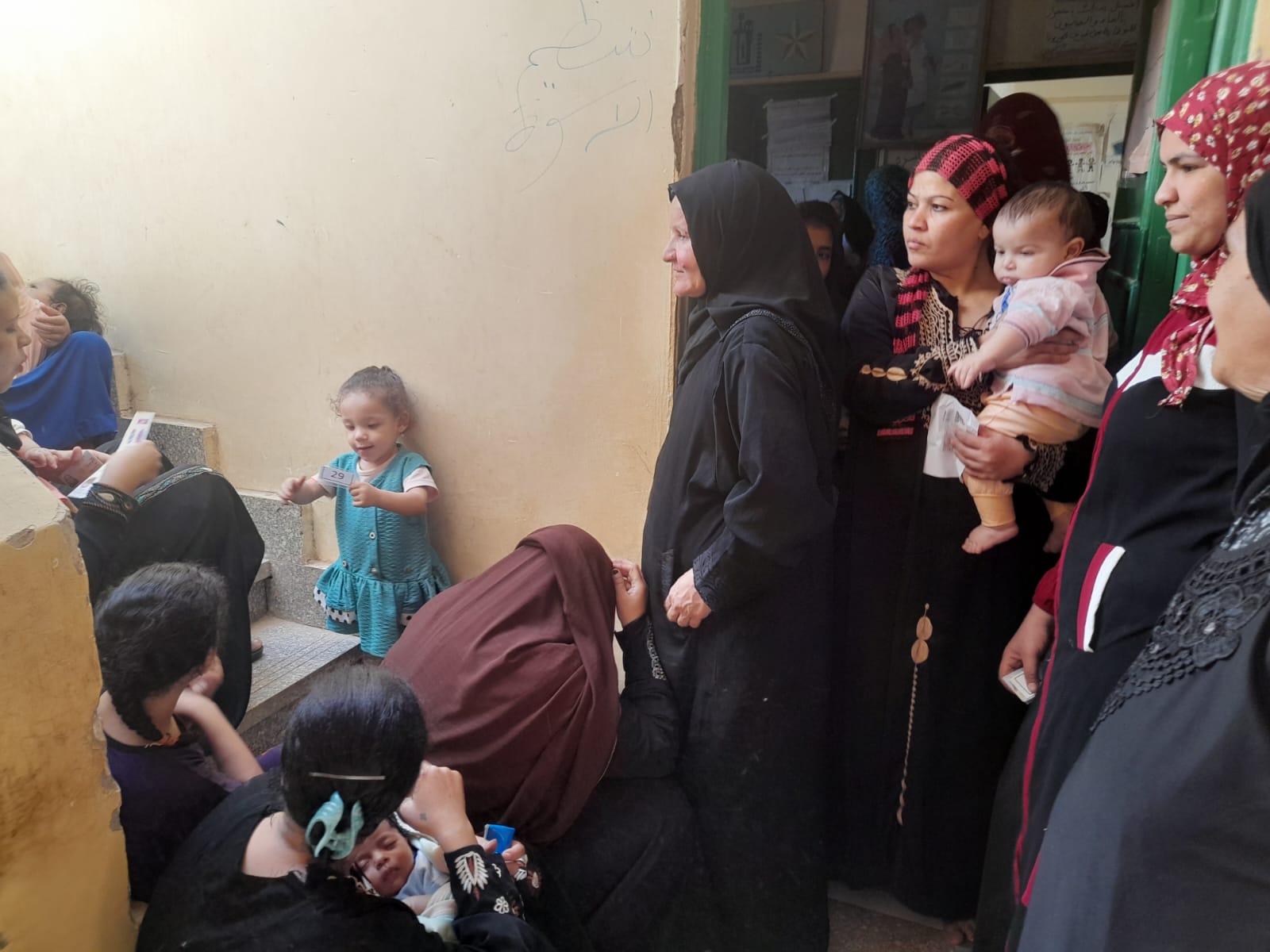 حملة توعية حول وسائل تنظيم الأسرة والكشف الطبي والأدوية المجاني بقرية صنبو