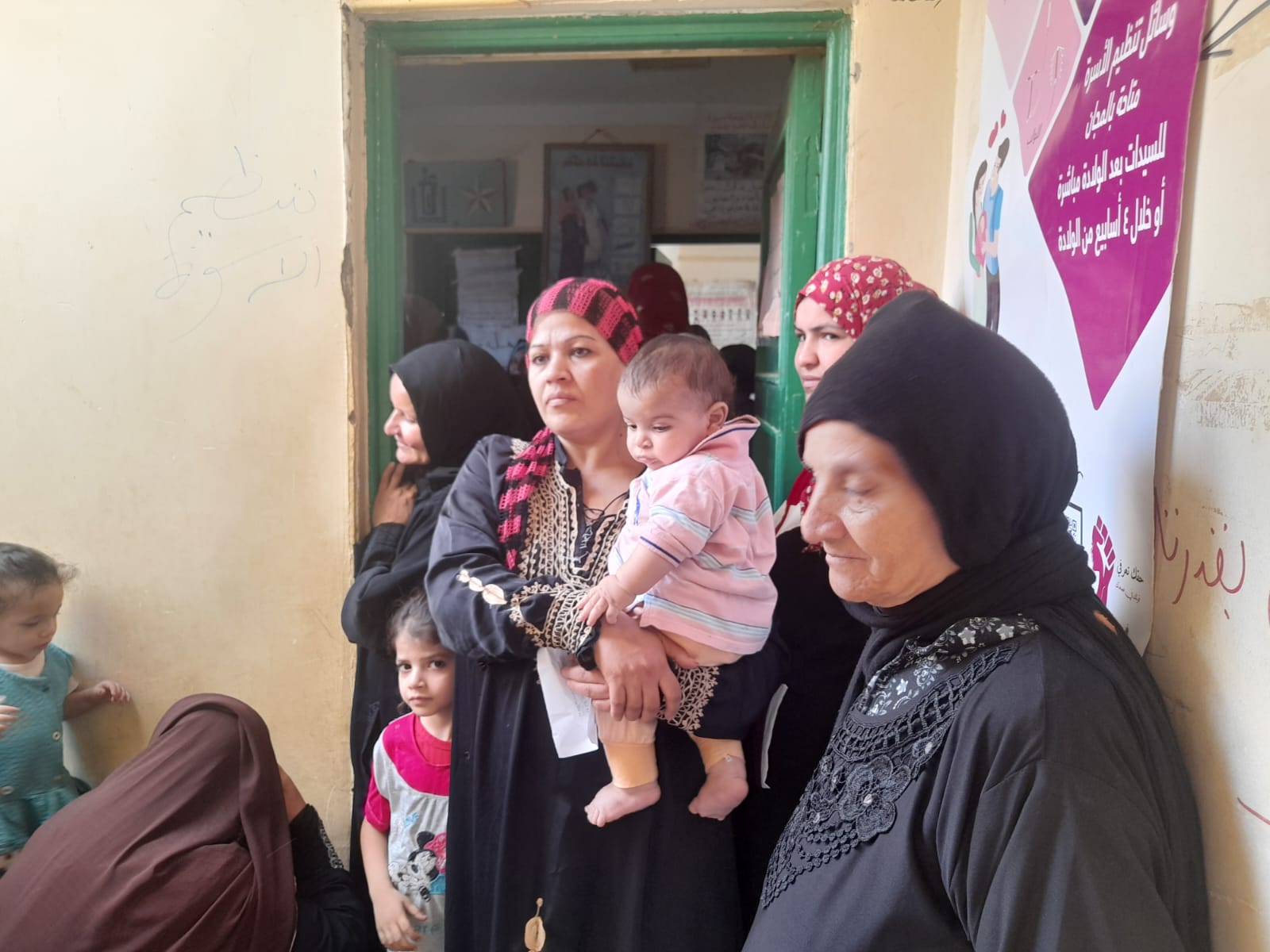 حملة توعية حول وسائل تنظيم الأسرة والكشف الطبي والأدوية المجاني بقرية صنبو