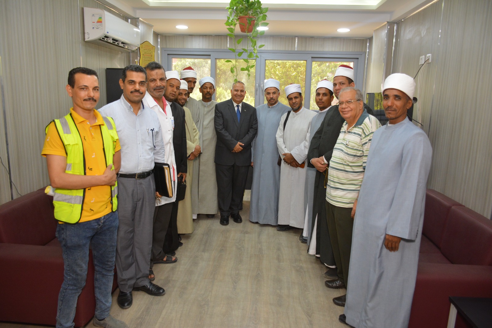 وفد من الأزهر الشريف يزور مستشفيات جامعة أسيوط