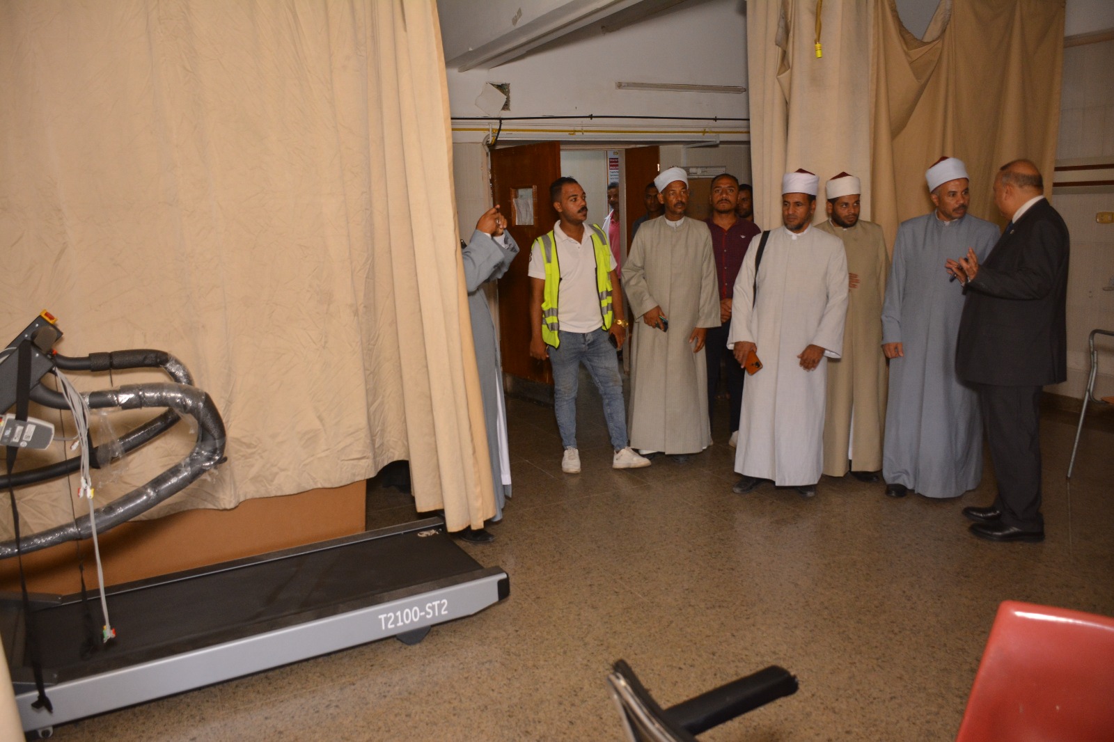 وفد من الأزهر الشريف يزور مستشفيات جامعة أسيوط