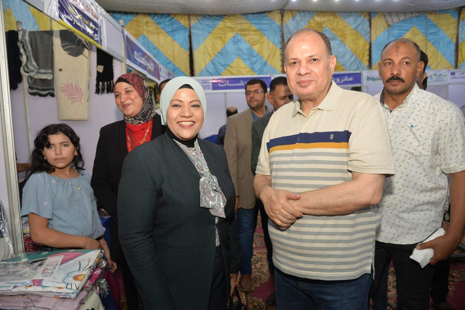 محافظ أسيوط يفتتح معرض الأسر المنتجة والمشروعات الصغيرة بجمعية الشبان المسلمين