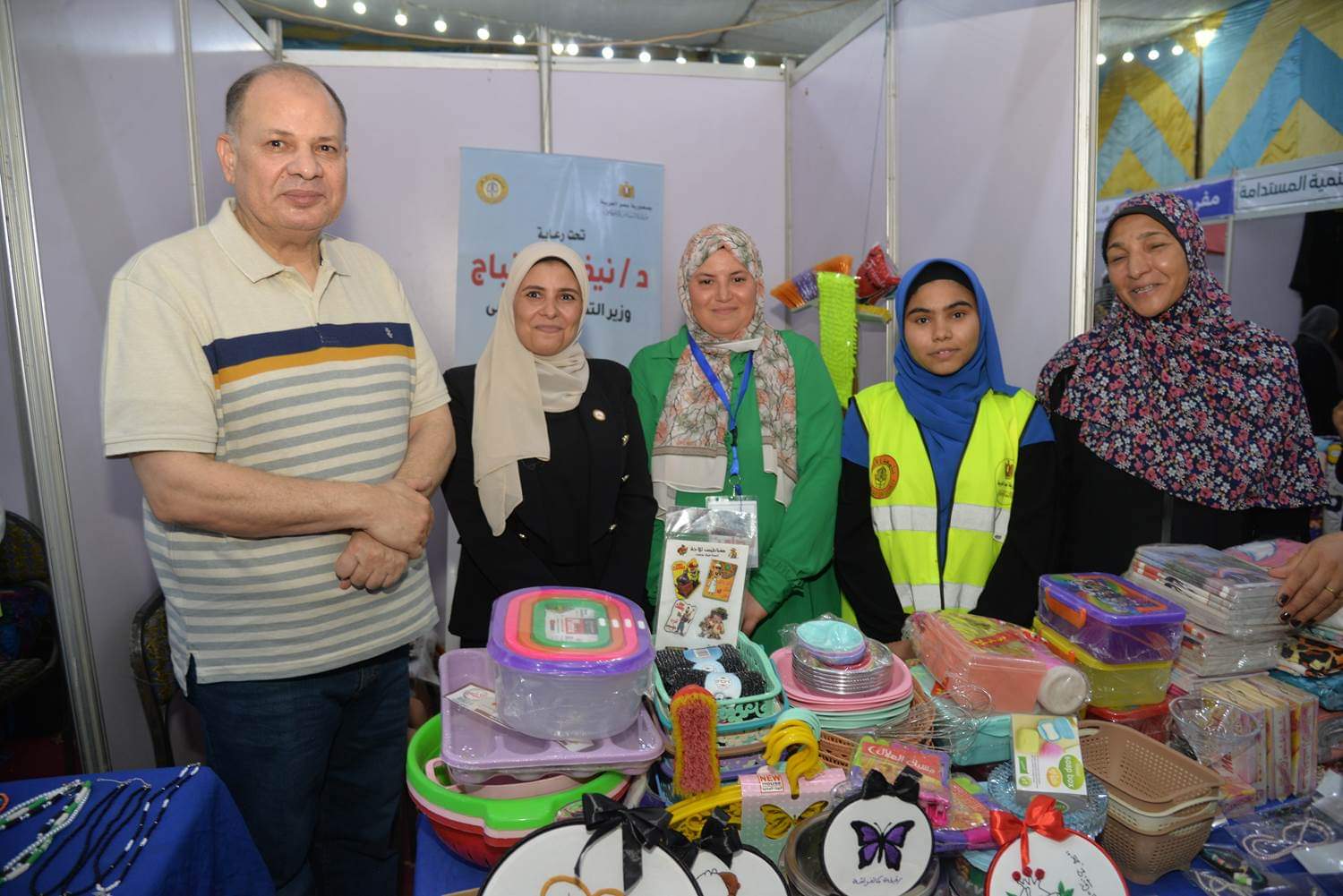 محافظ أسيوط يفتتح معرض الأسر المنتجة والمشروعات الصغيرة بجمعية الشبان المسلمين