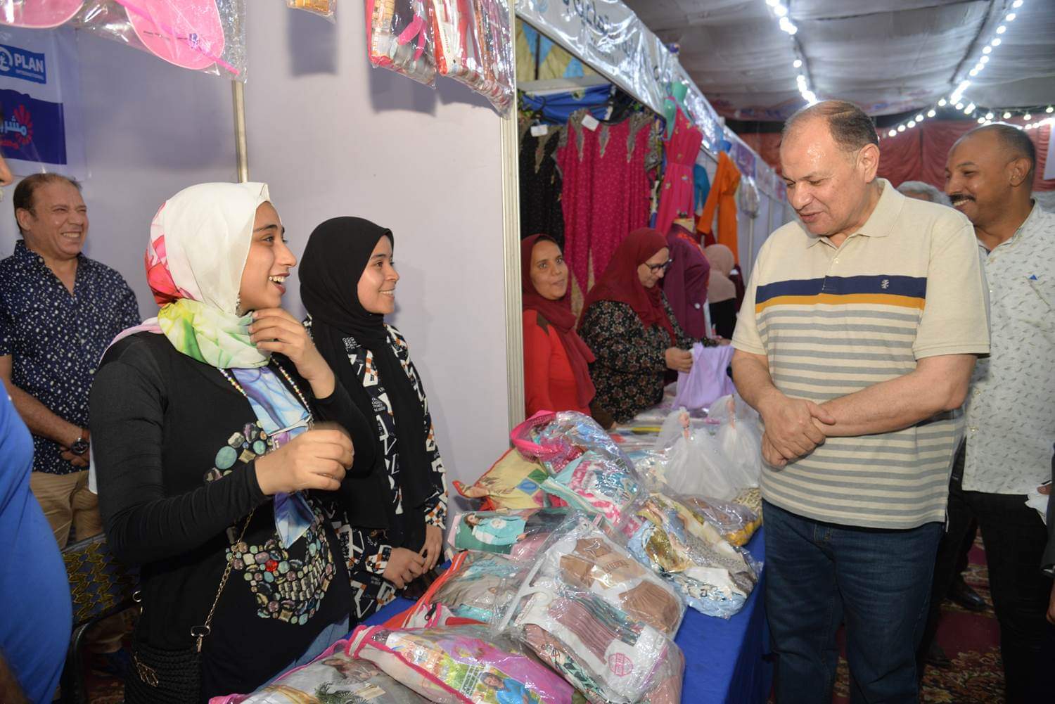 محافظ أسيوط يفتتح معرض الأسر المنتجة والمشروعات الصغيرة بجمعية الشبان المسلمين