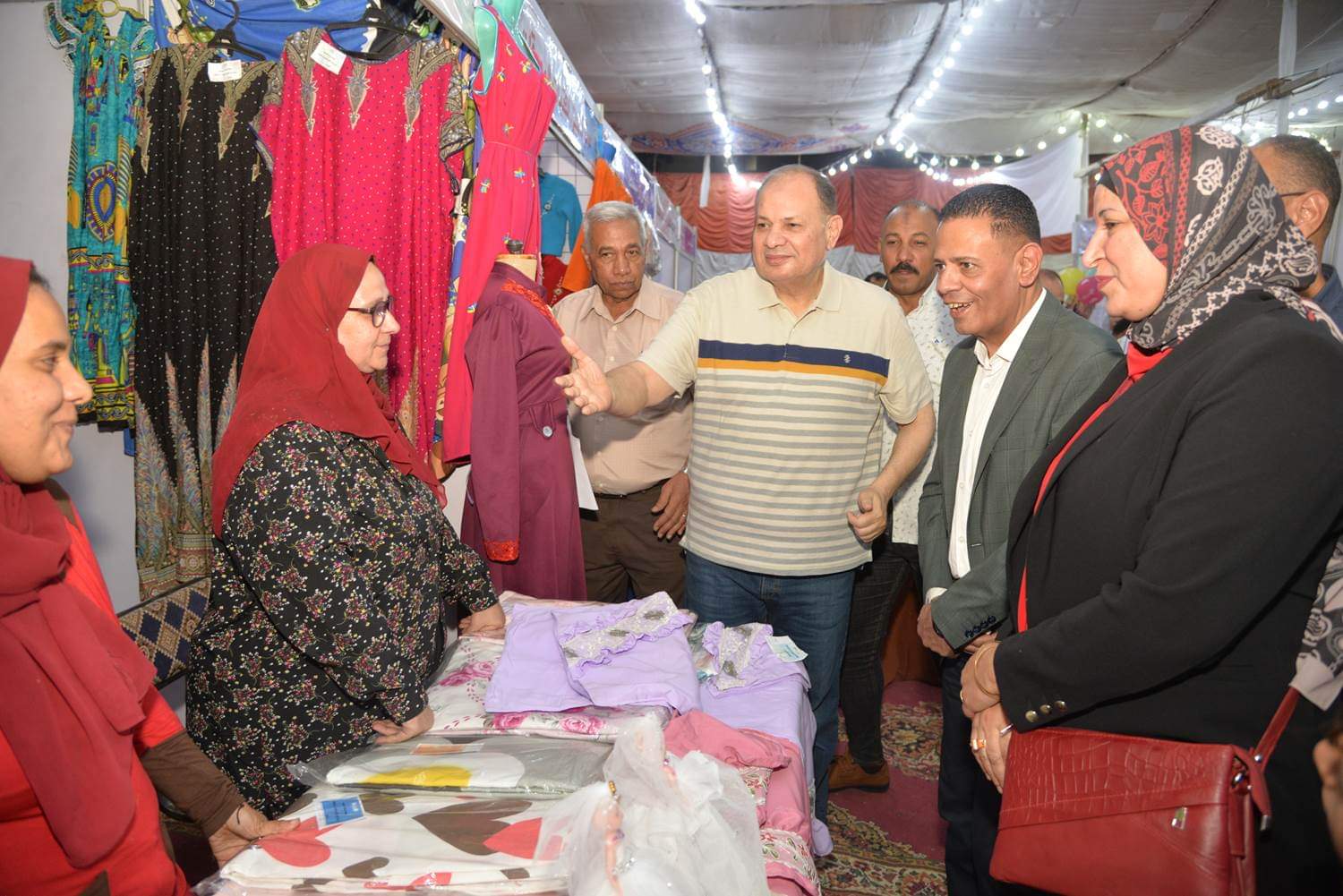 محافظ أسيوط يفتتح معرض الأسر المنتجة والمشروعات الصغيرة بجمعية الشبان المسلمين