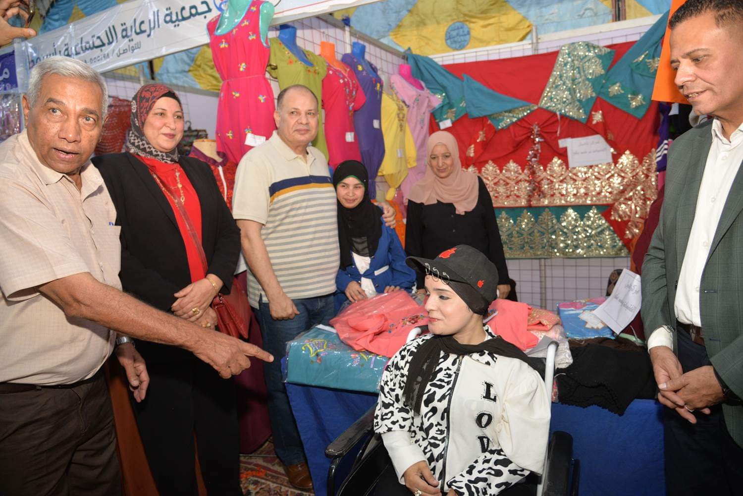 محافظ أسيوط يفتتح معرض الأسر المنتجة والمشروعات الصغيرة بجمعية الشبان المسلمين