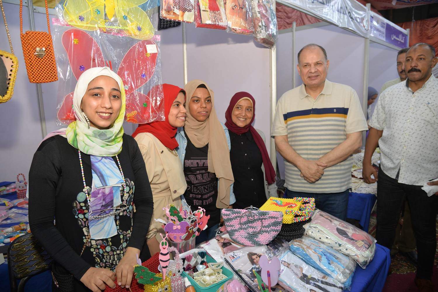 محافظ أسيوط يفتتح معرض الأسر المنتجة والمشروعات الصغيرة بجمعية الشبان المسلمين