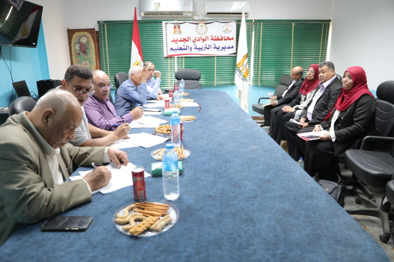 وكيل تعليم الوادي الجديد يترأس لجنة المقابلات الشخصية للمتقدمين لشغل الوظائف الإشرافية