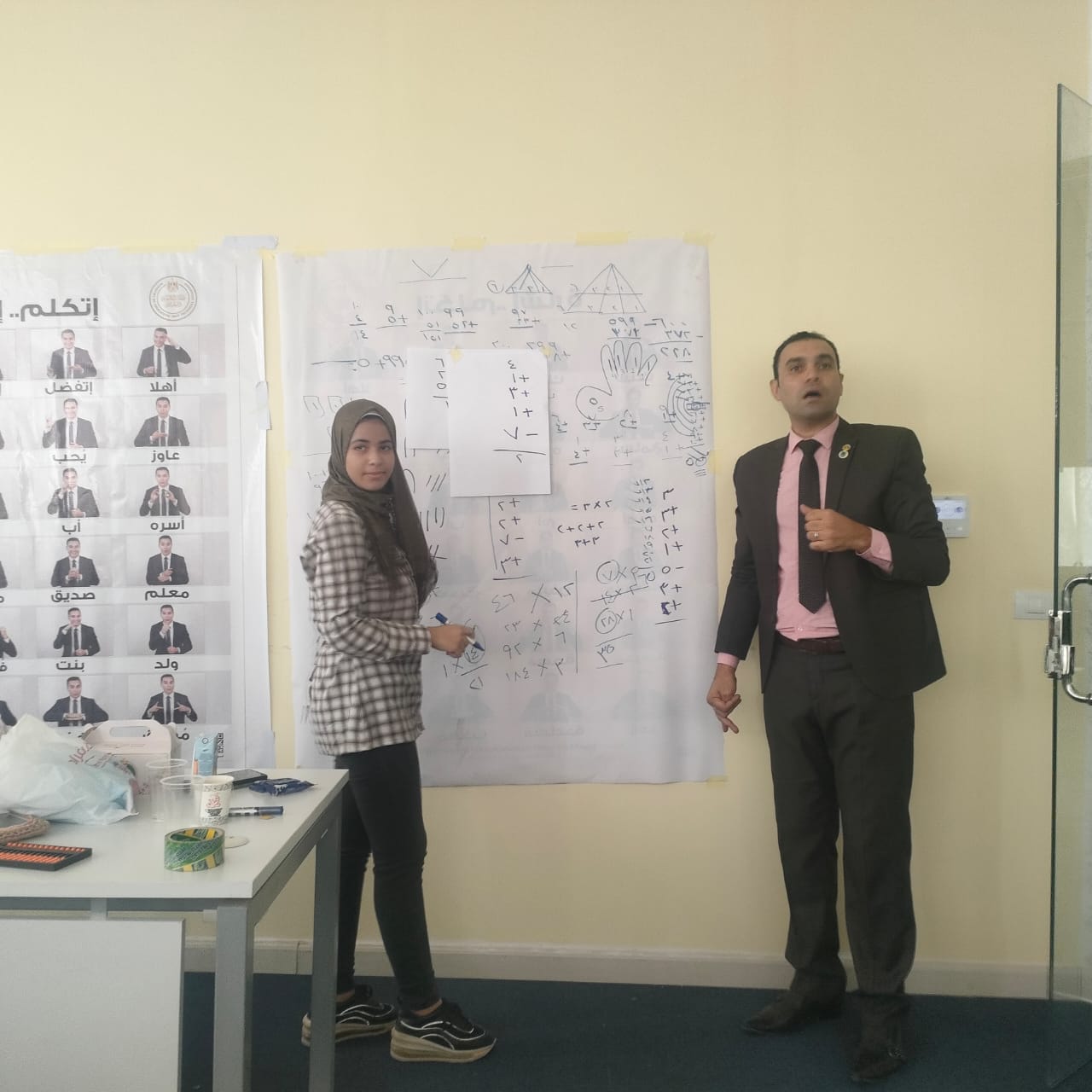 تعليم الوادى الجديد يشارك ورشة عمل لغة الإشارة فى العمليات الحسابية