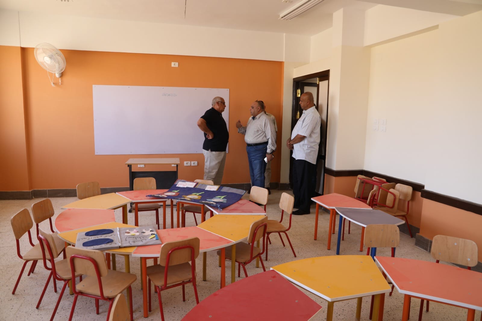 محافظ الوادي الجديد يتفقّد استعدادات المدرسة الرسمية الدولية 