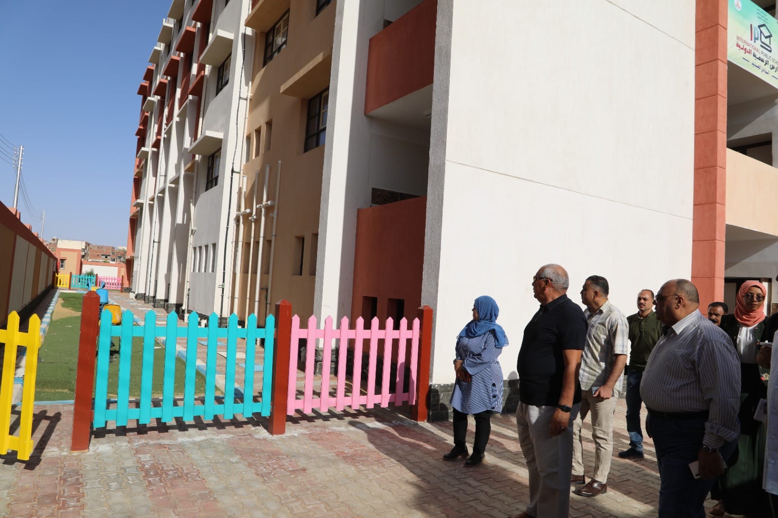 محافظ الوادي الجديد يتفقّد استعدادات المدرسة الرسمية الدولية 