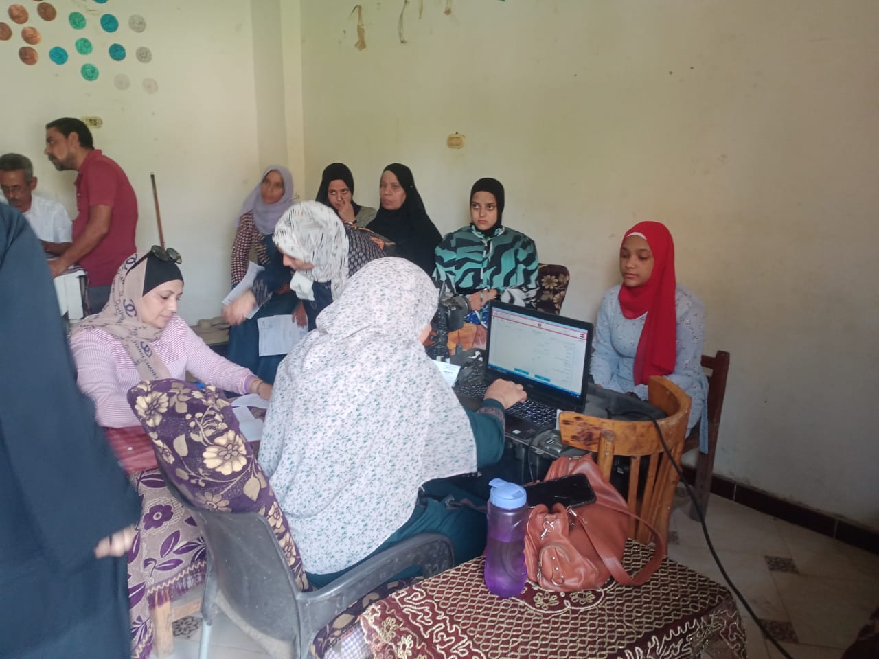 القومي للمراة باسيوط يستخرج 90 بطاقة رقم قومي للسيدات بقرية الشيخ شحاتة