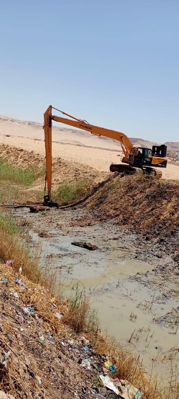 تطهير مخرات السيول بالحوطا الشرقية ديروط