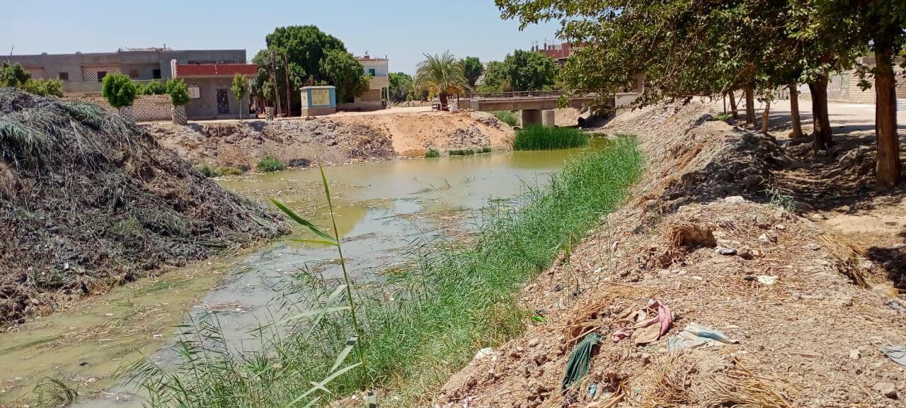 تطهير مخرات السيول بالحوطا الشرقية ديروط