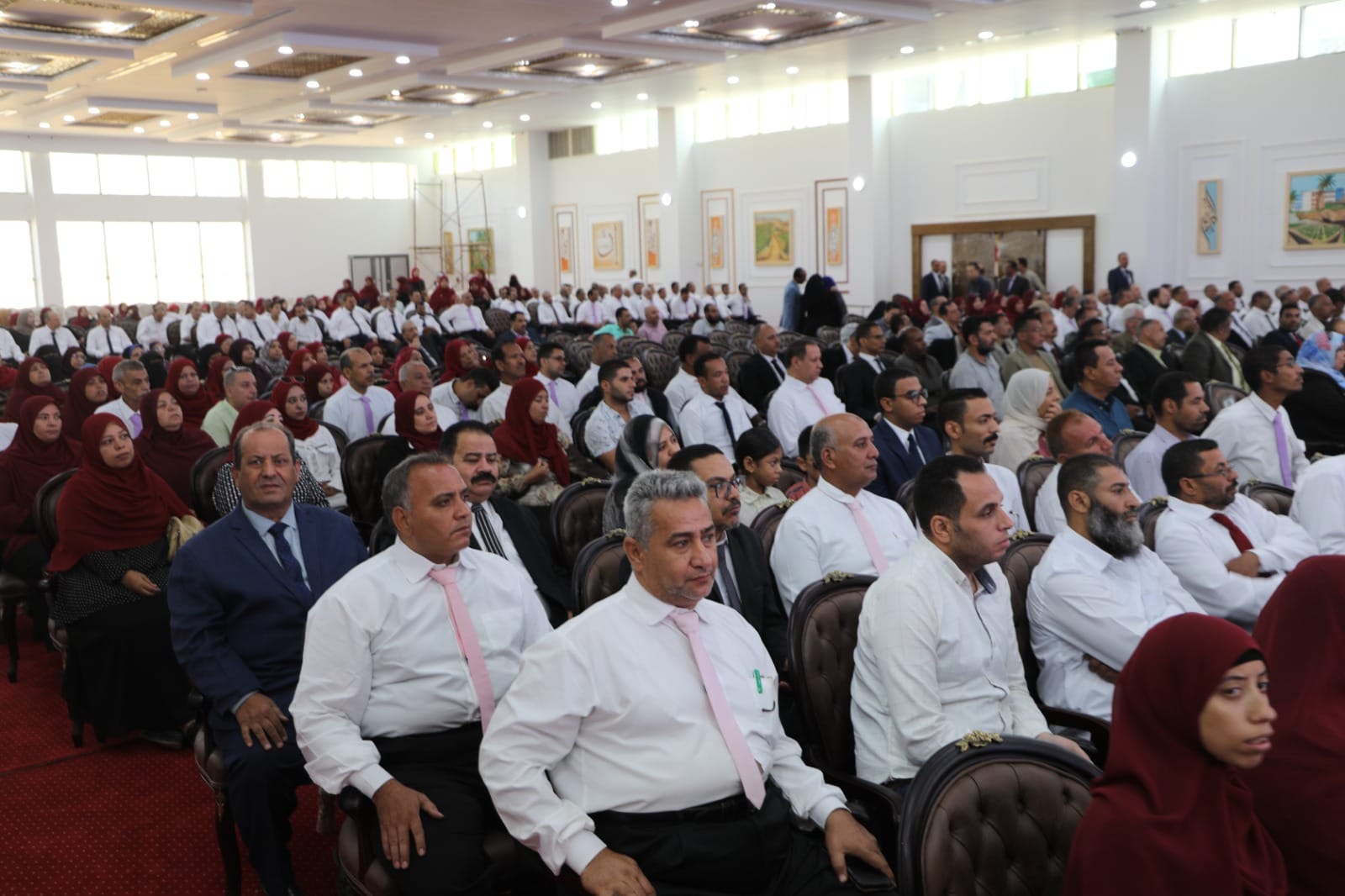 محافظ الوادي الجديد يترأس أول اجتماع للمجلس التنفيذي بمقر العاصمة الإدارية الجديدة