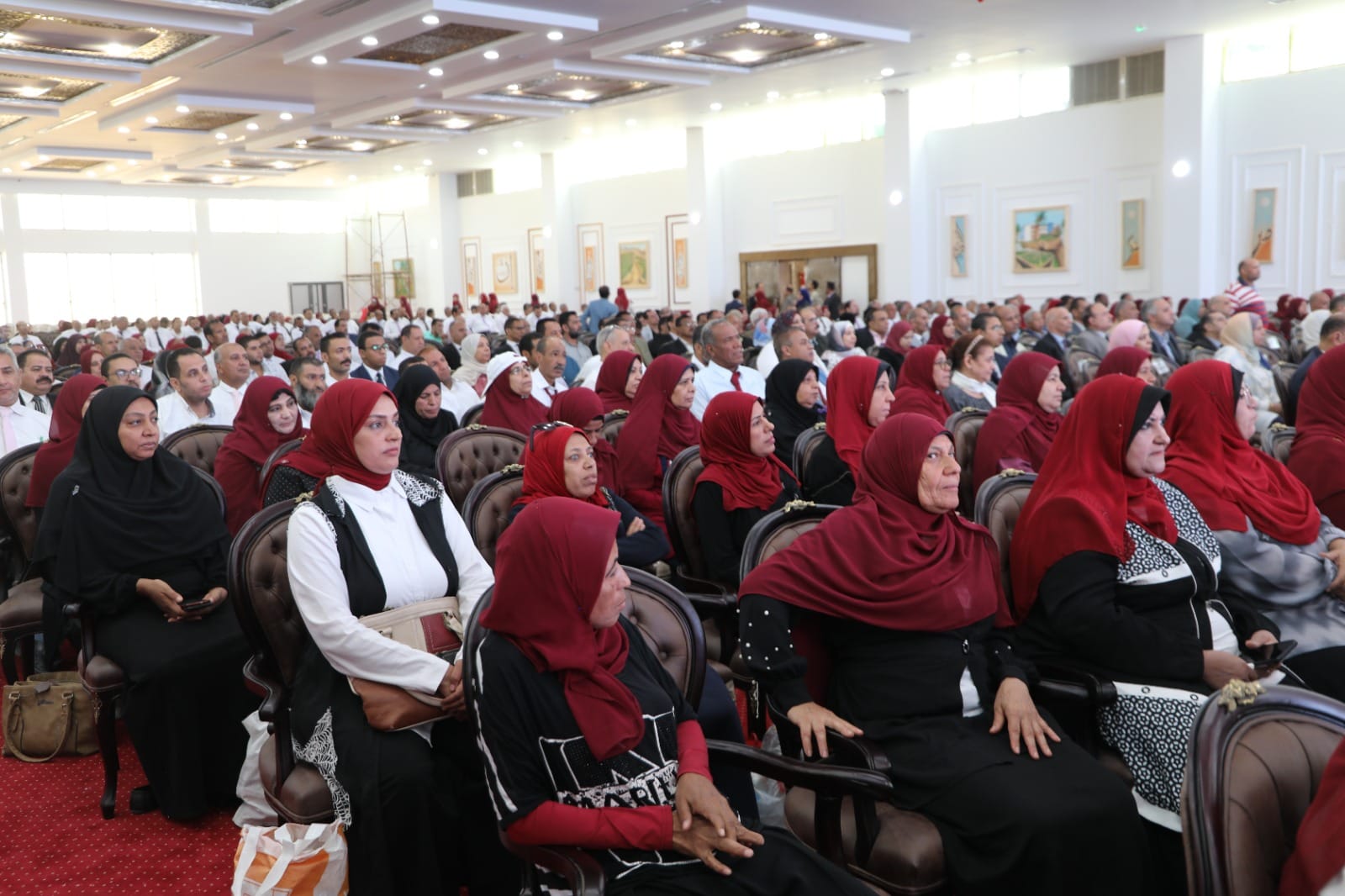 محافظ الوادي الجديد يترأس أول اجتماع للمجلس التنفيذي بمقر العاصمة الإدارية الجديدة